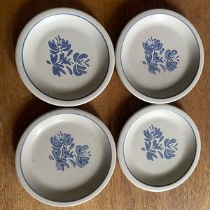 Pfaltzgraff Set of Four Cream Ceramic Dinnerware